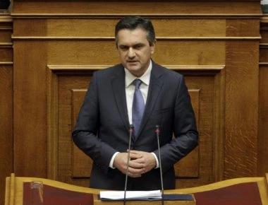 Στο νοσοκομείο ο βουλευτής Γιώργος Κασαπίδης- Υπέστη ρήξη αχίλλειου τένοντα σε αγώνα βόλει